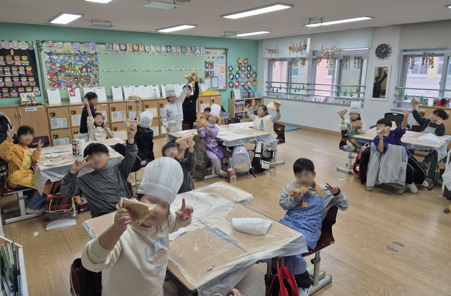 요리활동키트로 크레페를 만든 초등학교 교실 수업 현장